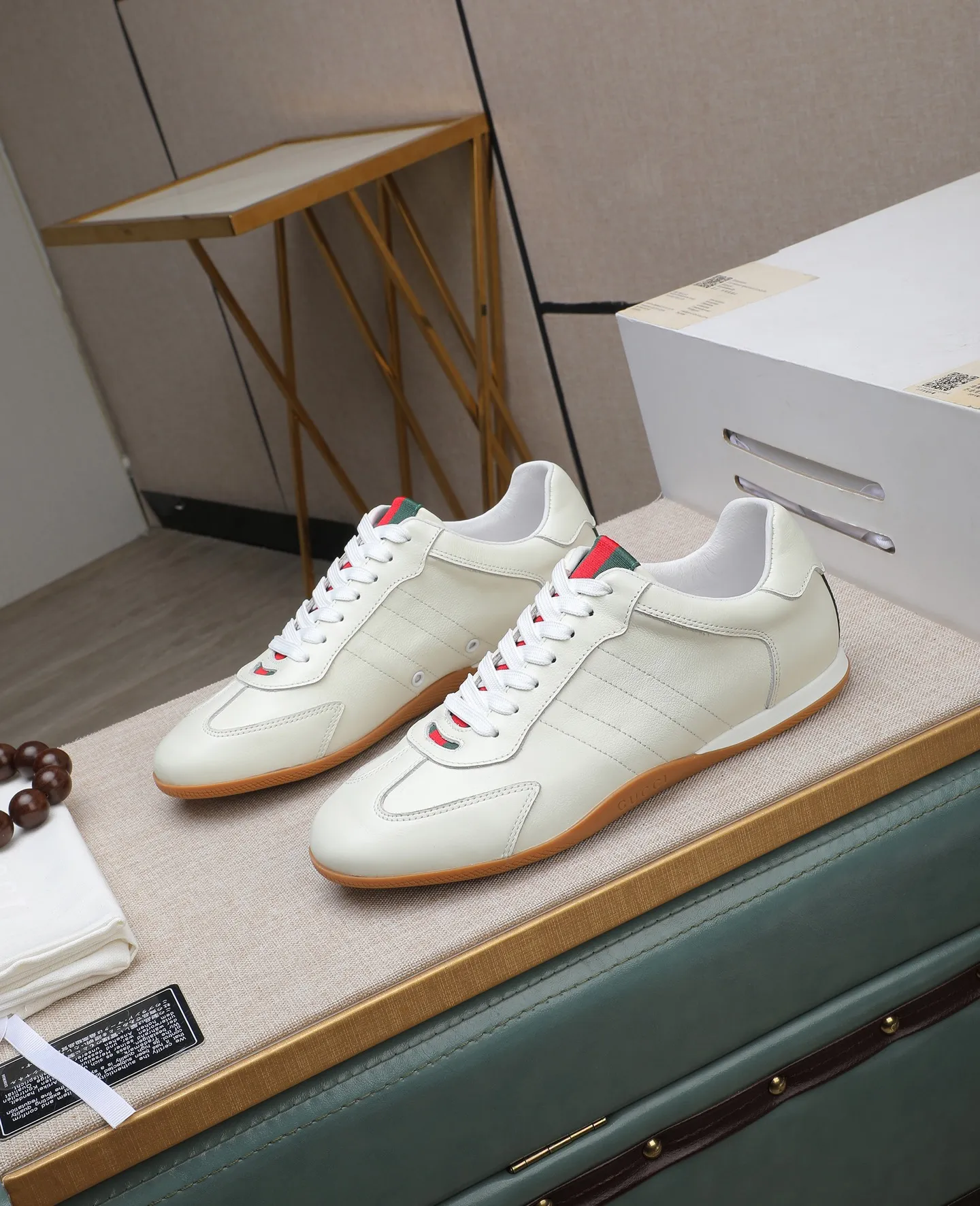 Men's shoes 💰460 GUCCI🔍🔍The latest models are on sale at the same time at the counter. Original calfskin imported from Italy, genuine leather lining, (high-end, extravagant, and classy) with exquisite workmanship. Soles: Original soles specially provided by the original factory. ⚠Exclusive double-layer movable molded soles are super comfortable⚠. Photos of the real thing🎬The real thing is even better🔍🔍"High quality·Follow the order" Code number 38-44